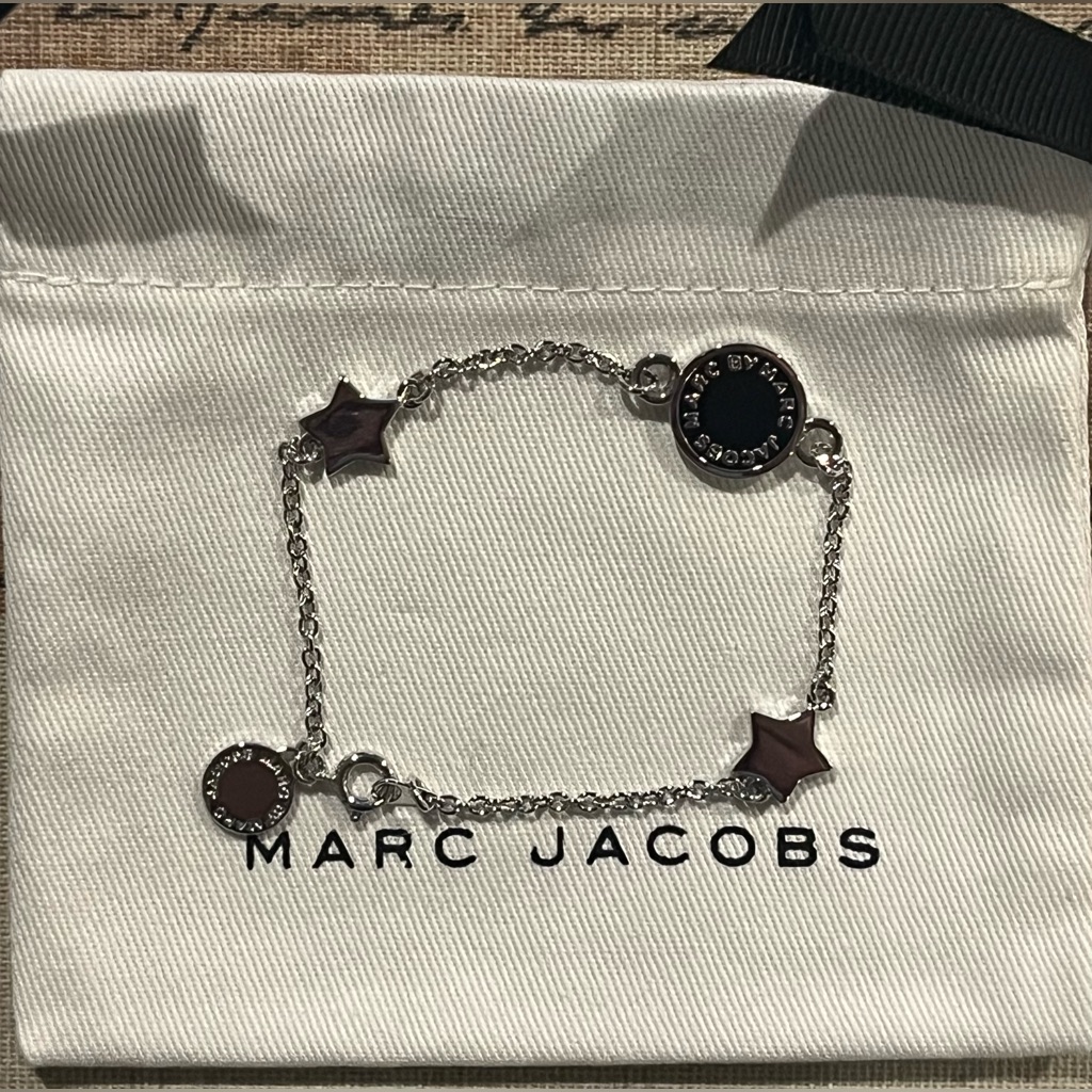 Marc Jacobs Silver Charm Bracelet New With Dust Bag 34$